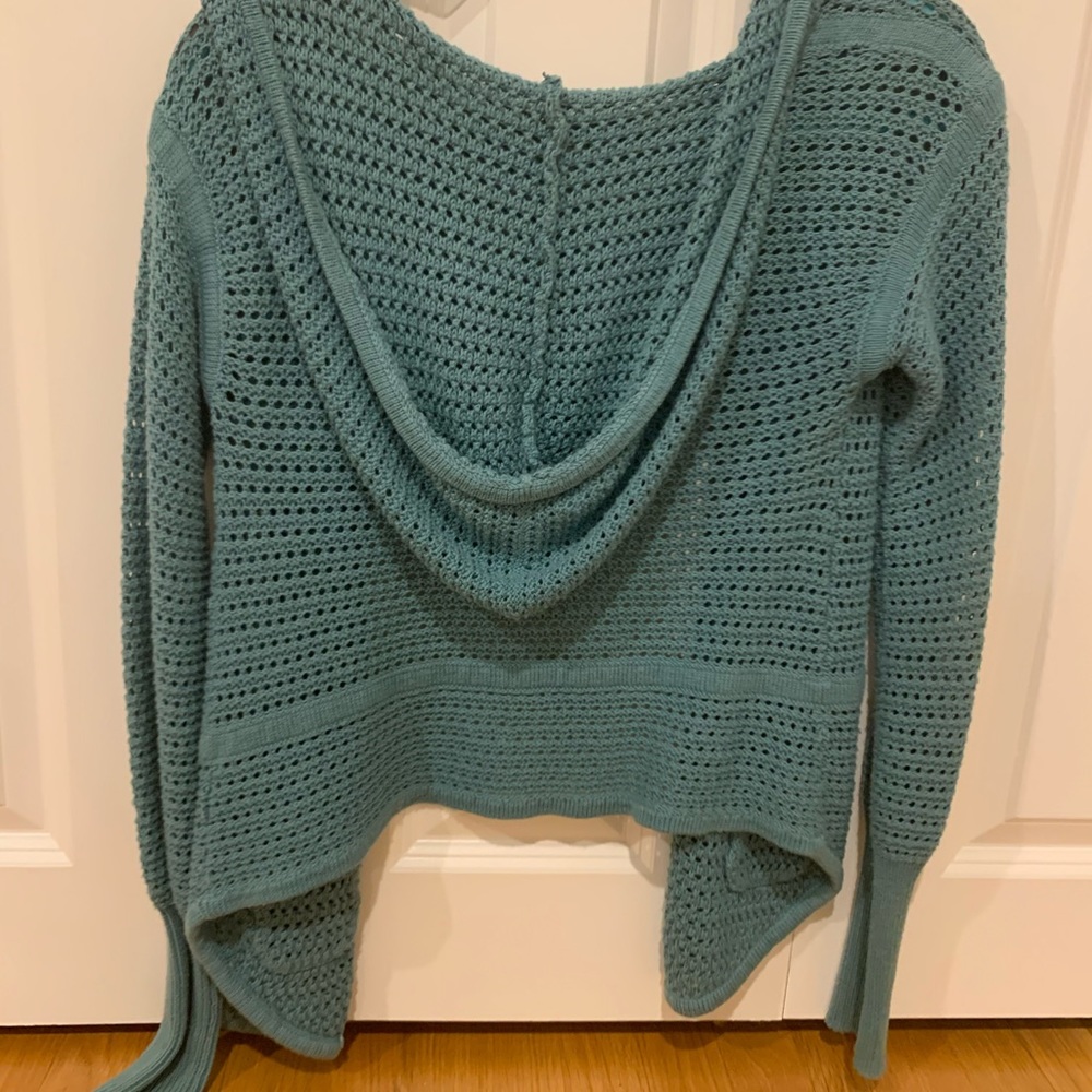 sweater - Picture 3 of 3